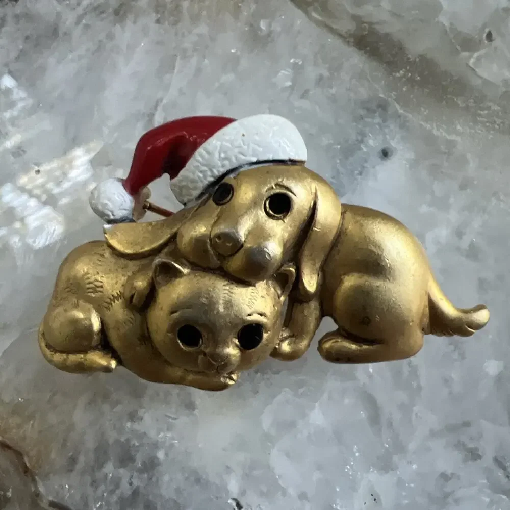 Vintage Danecraft Puppy Kitten Christmas Brooch Cat Dog Santa Hat Gold Tone